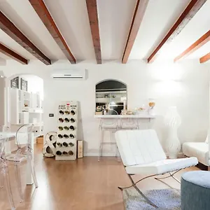 Moscova Luxury 2*, Mailand Italien